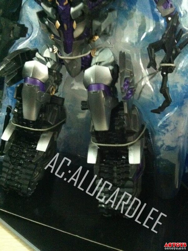 Transformers DOTM Megatron Dark Energon Edition Images  (5 of 13)